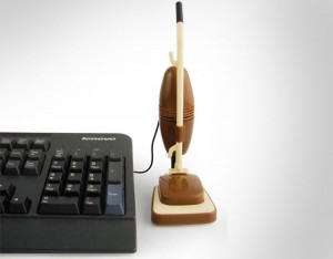 mini-desk-vacuum